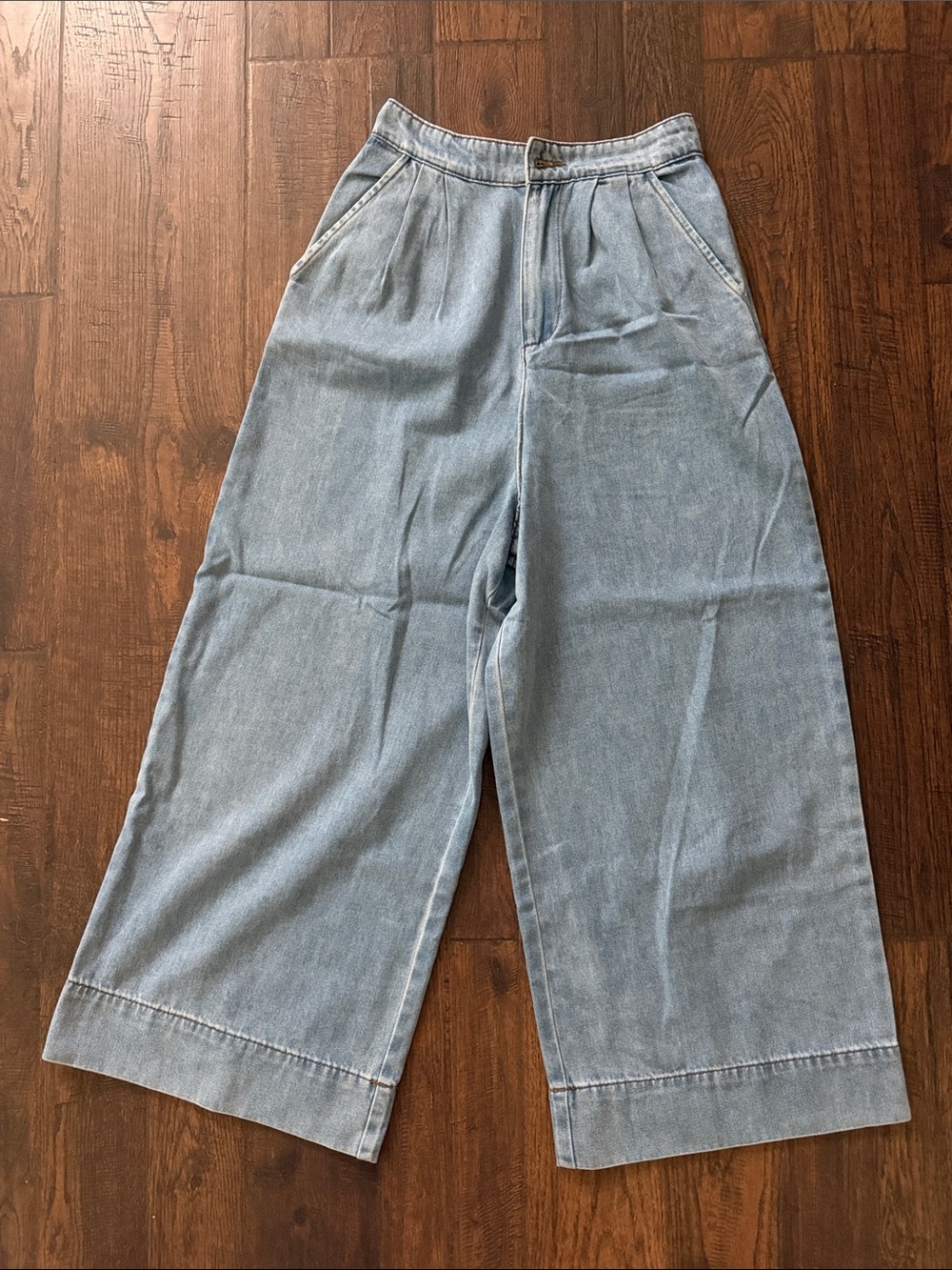 Light Blue High-Rise Wide-Leg Jeans - Casual Flare Fit